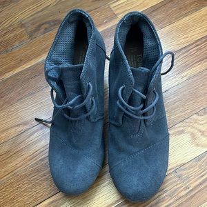 Tom’s gray wedges size 7 women’s